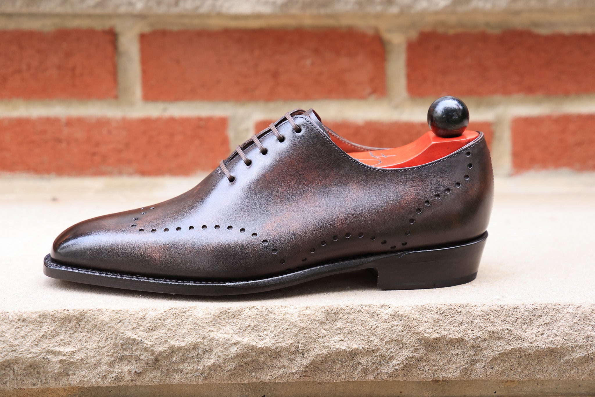 Tony II - Dark Brown Marble Patina