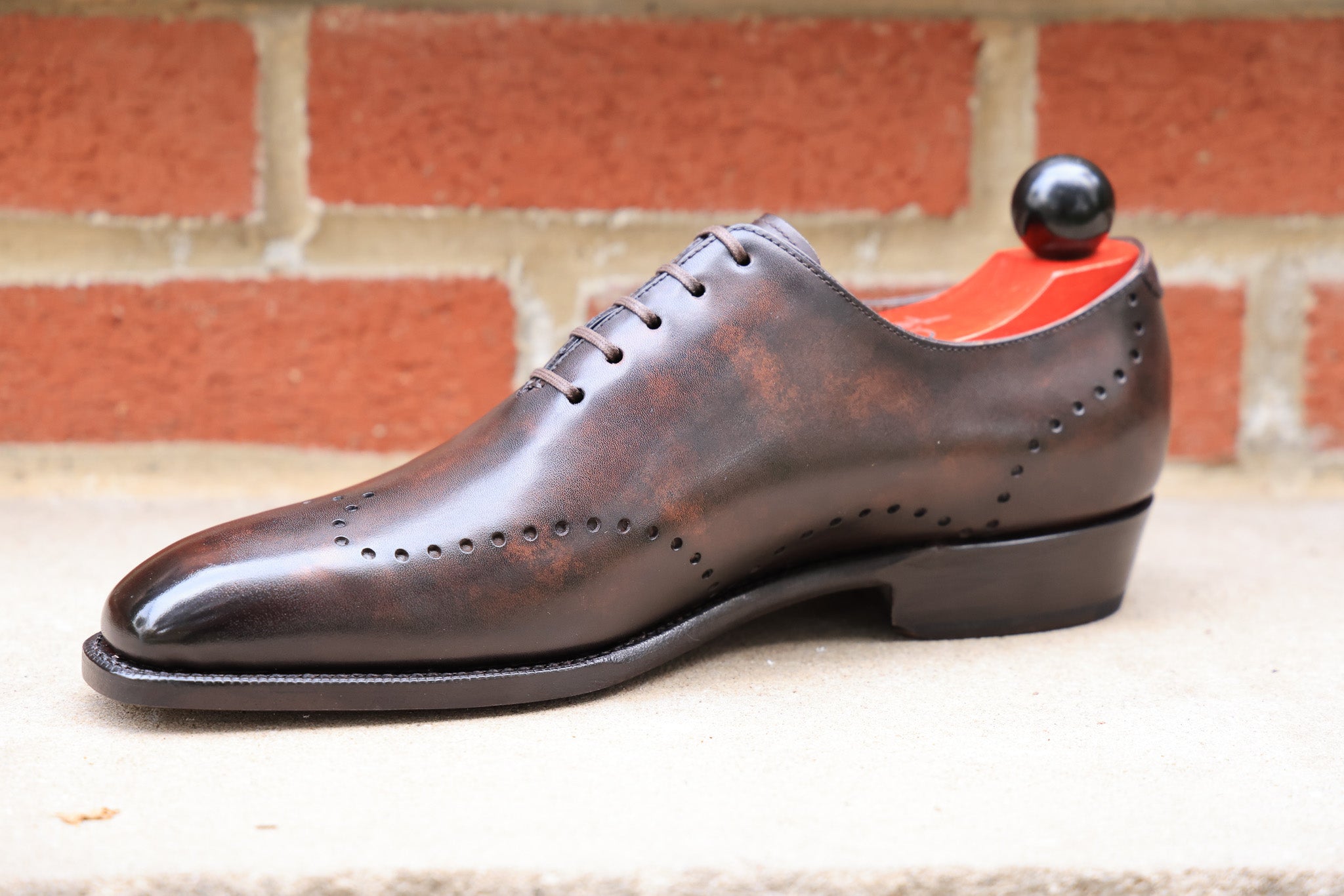 Tony II - Dark Brown Marble Patina