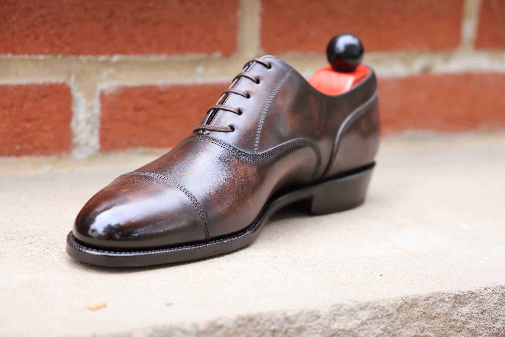 Magnolia - Dark Brown Marble Patina