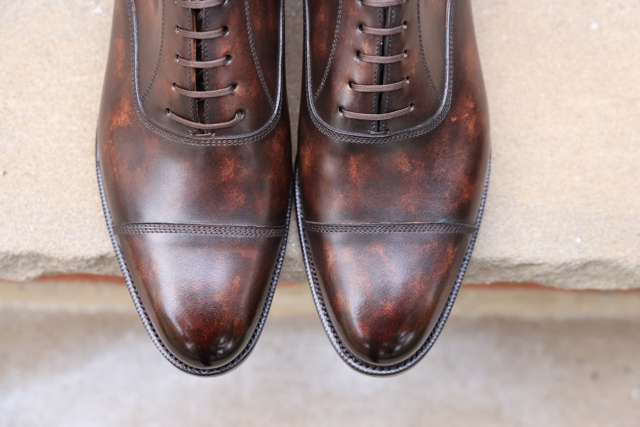 Magnolia - Dark Brown Marble Patina