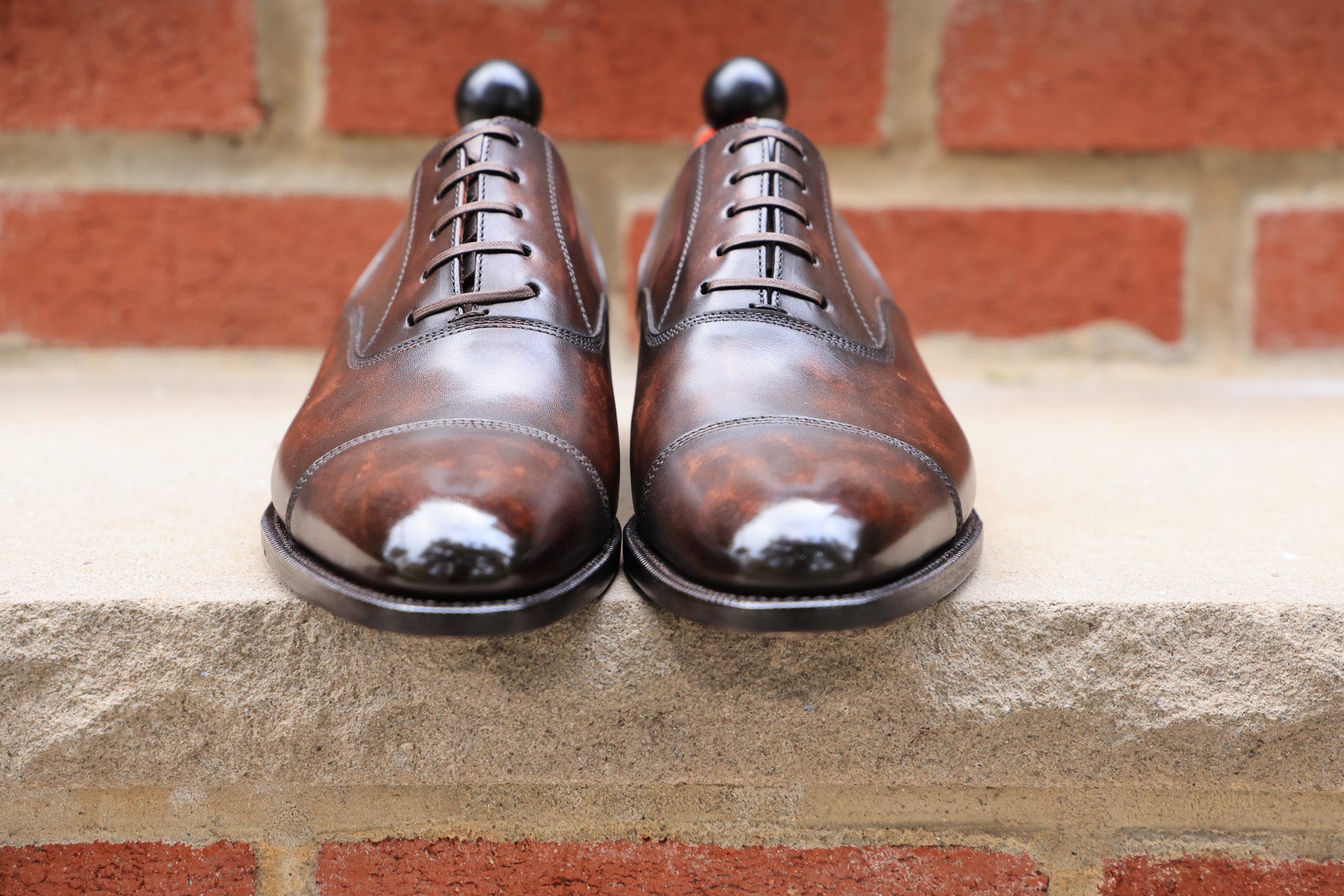 Magnolia - Dark Brown Marble Patina