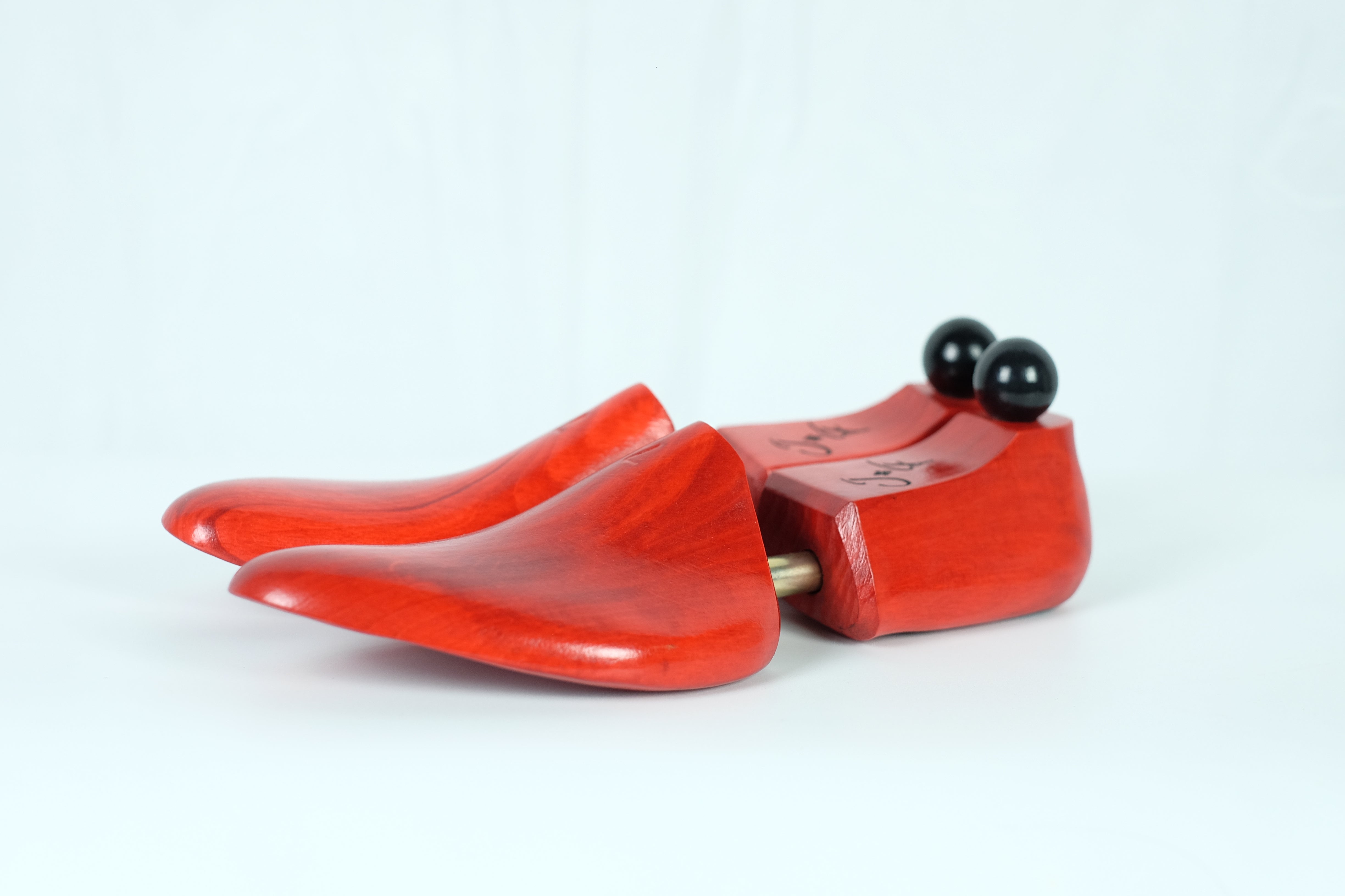 Alderwood Shoe Trees - Lightweight Version Red