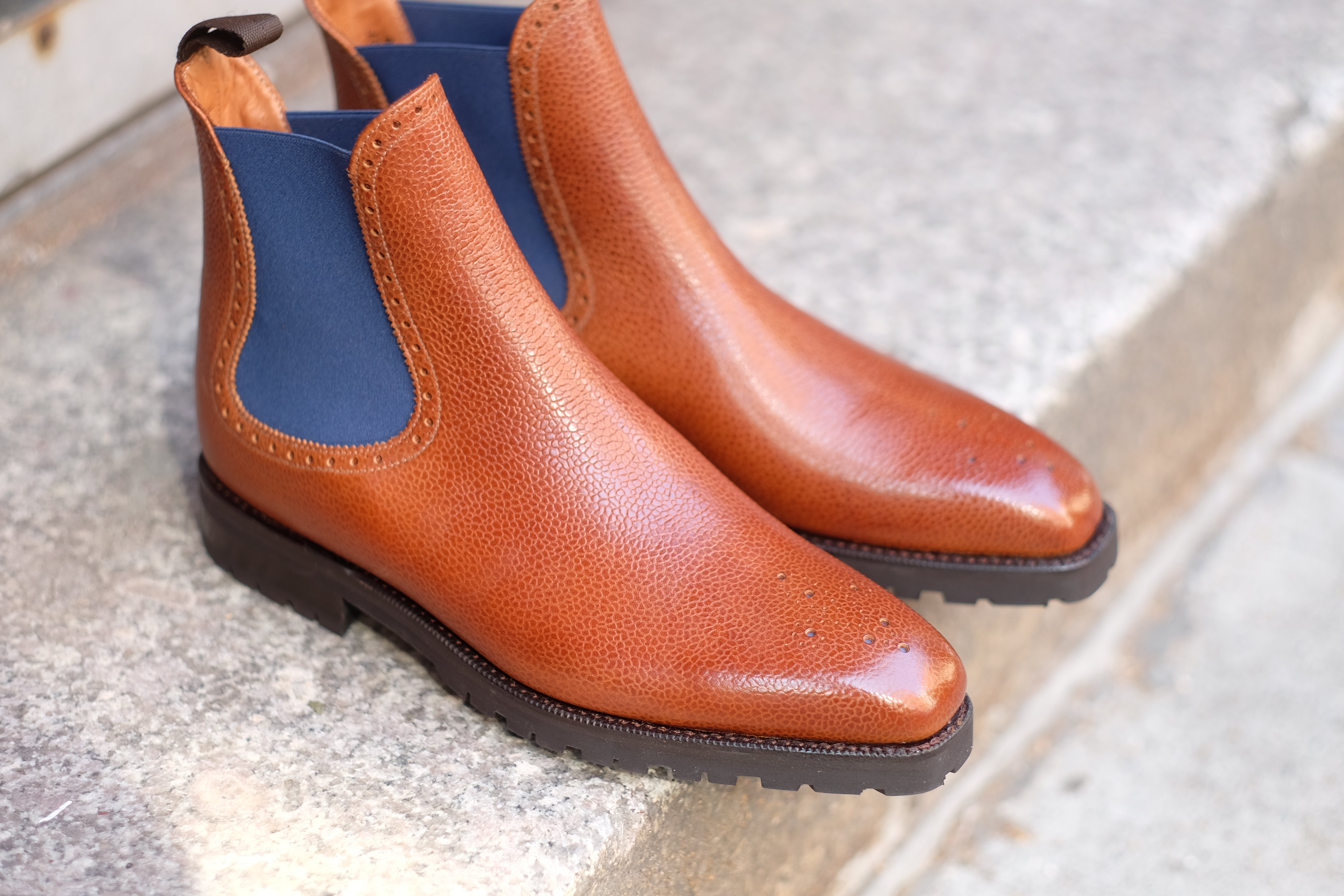 Pasco - MTO - Tan Grain / Blue Gore - MGF Last - Commando Sole-Made To Order Chelsea Boot Medallion-J.FitzPatrick Footwear