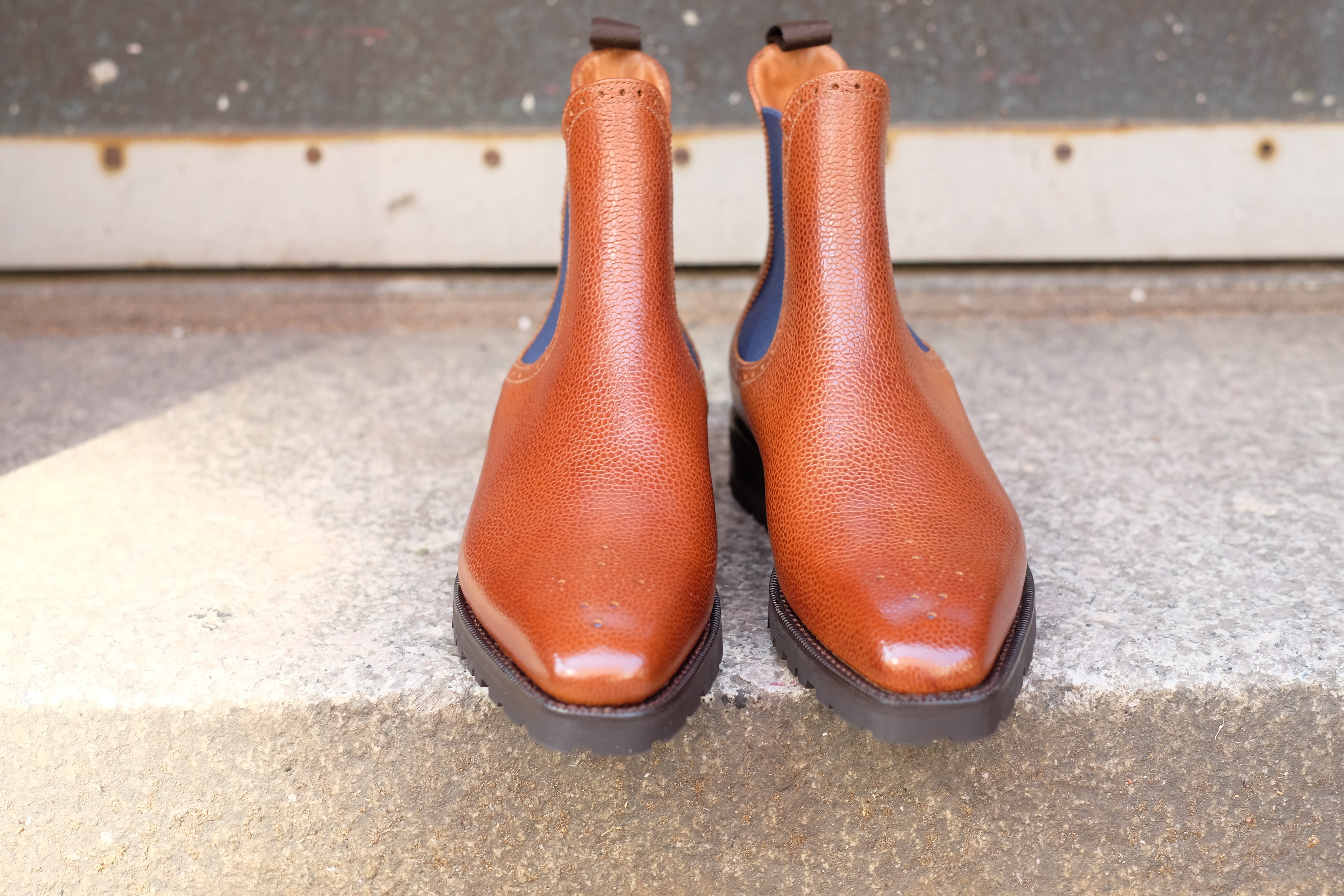 Pasco - MTO - Tan Grain / Blue Gore - MGF Last - Commando Sole-Made To Order Chelsea Boot Medallion-J.FitzPatrick Footwear