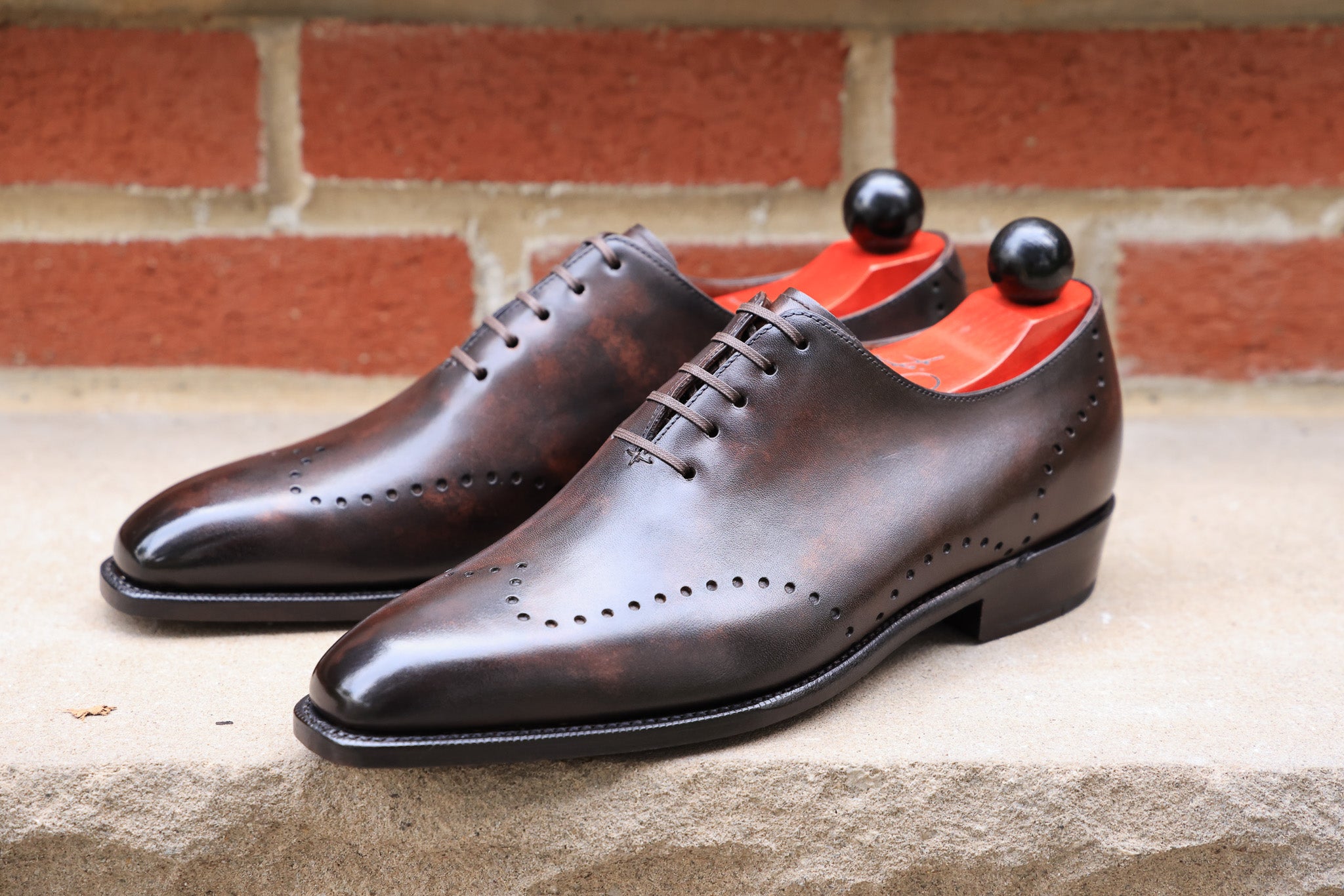 Tony II - Dark Brown Marble Patina