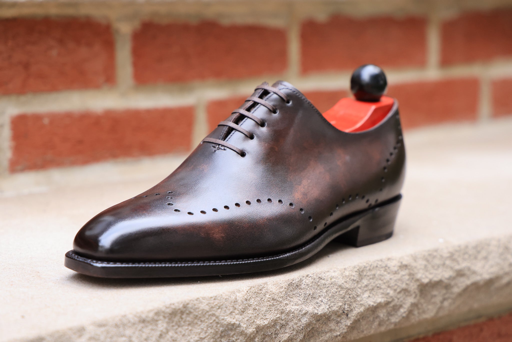 Tony II - Dark Brown Marble Patina