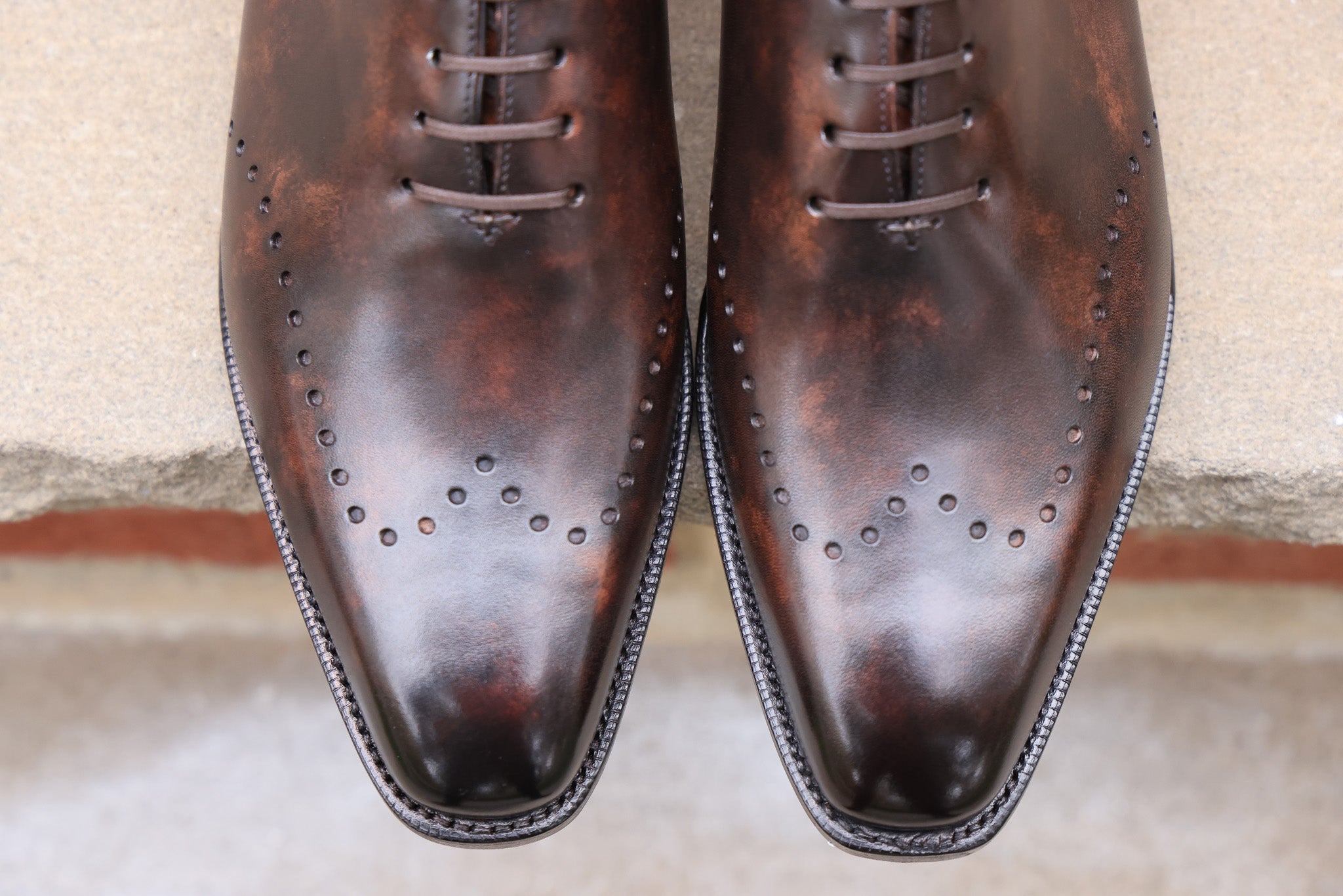 Tony II - Dark Brown Marble Patina