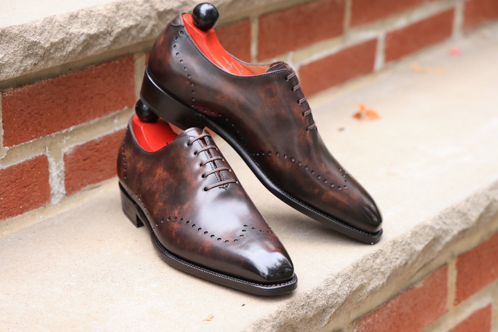 Tony II - Dark Brown Marble Patina