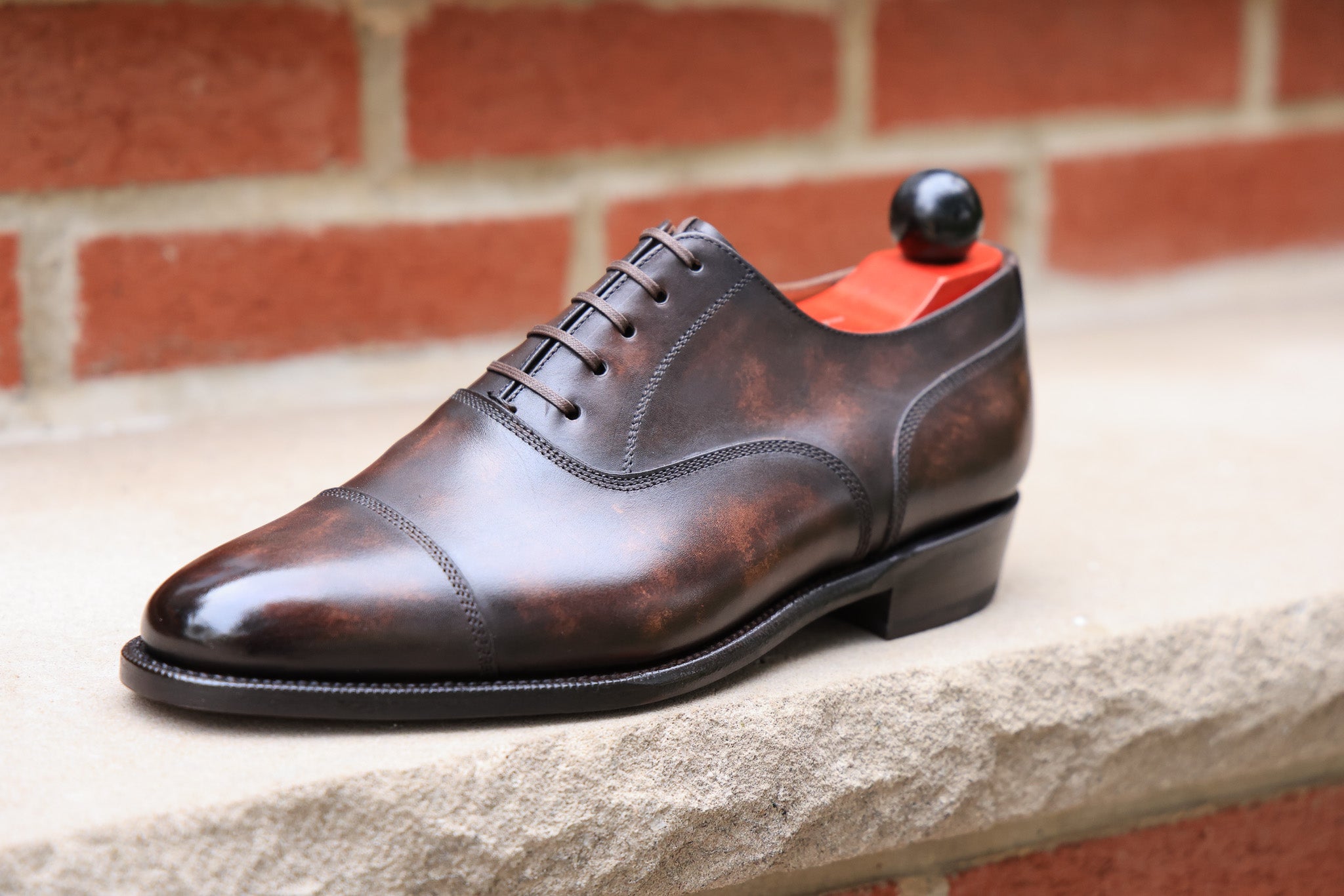 Magnolia - Dark Brown Marble Patina