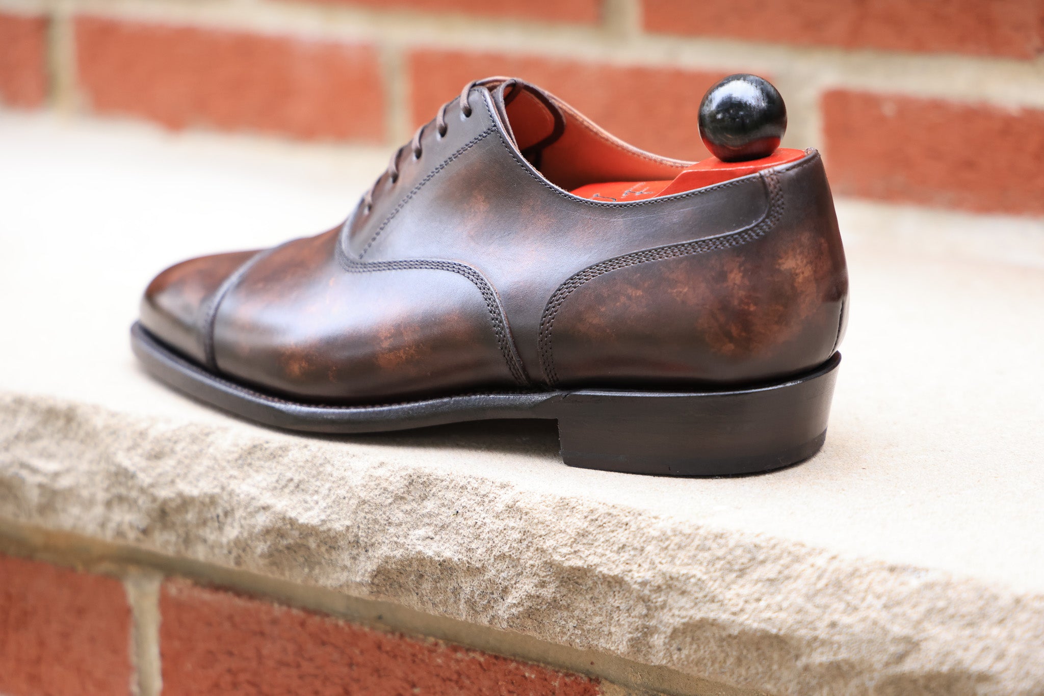 Magnolia - Dark Brown Marble Patina