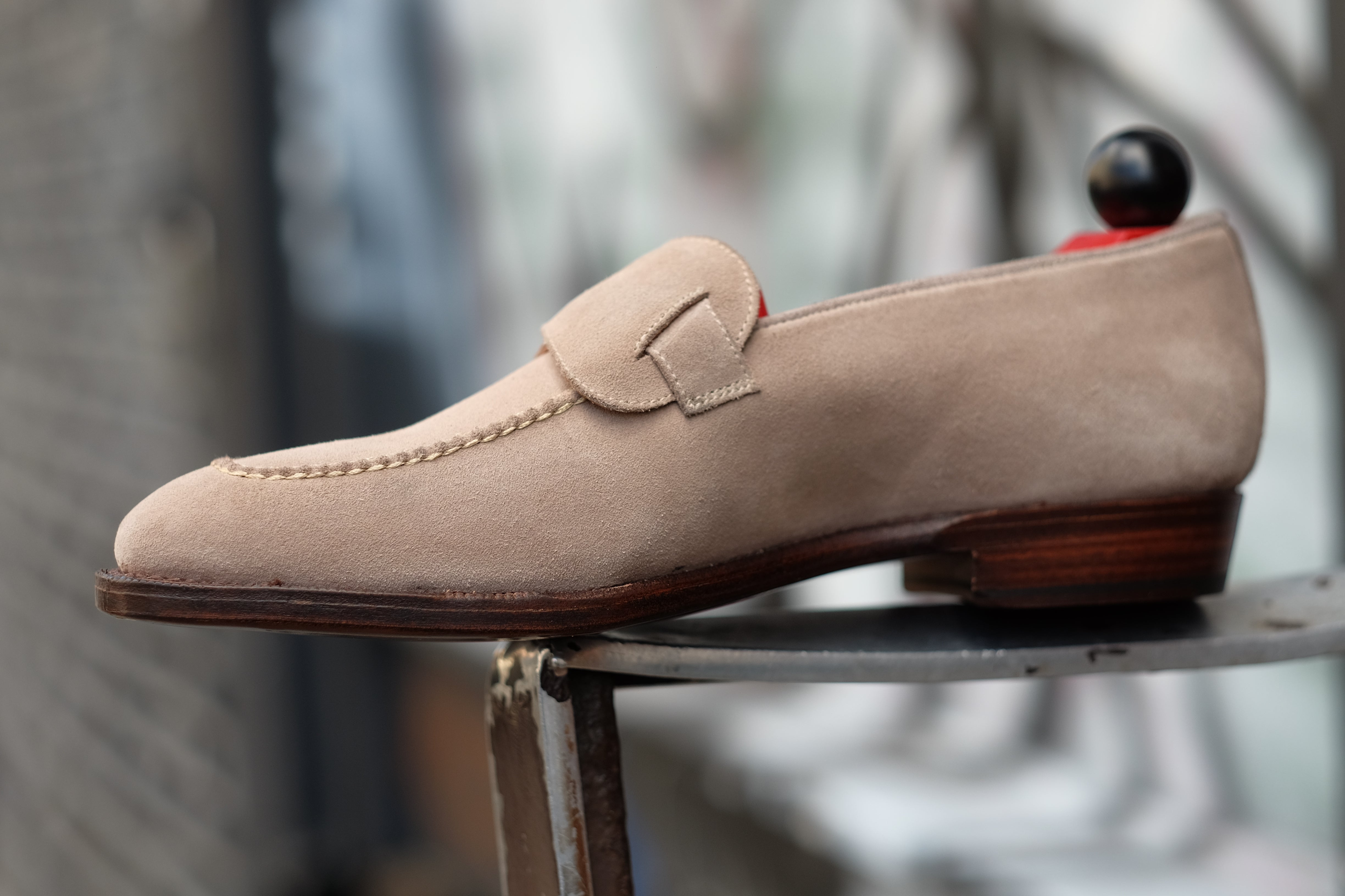 Hawthorne - Oatmeal Suede / Natural Stitching