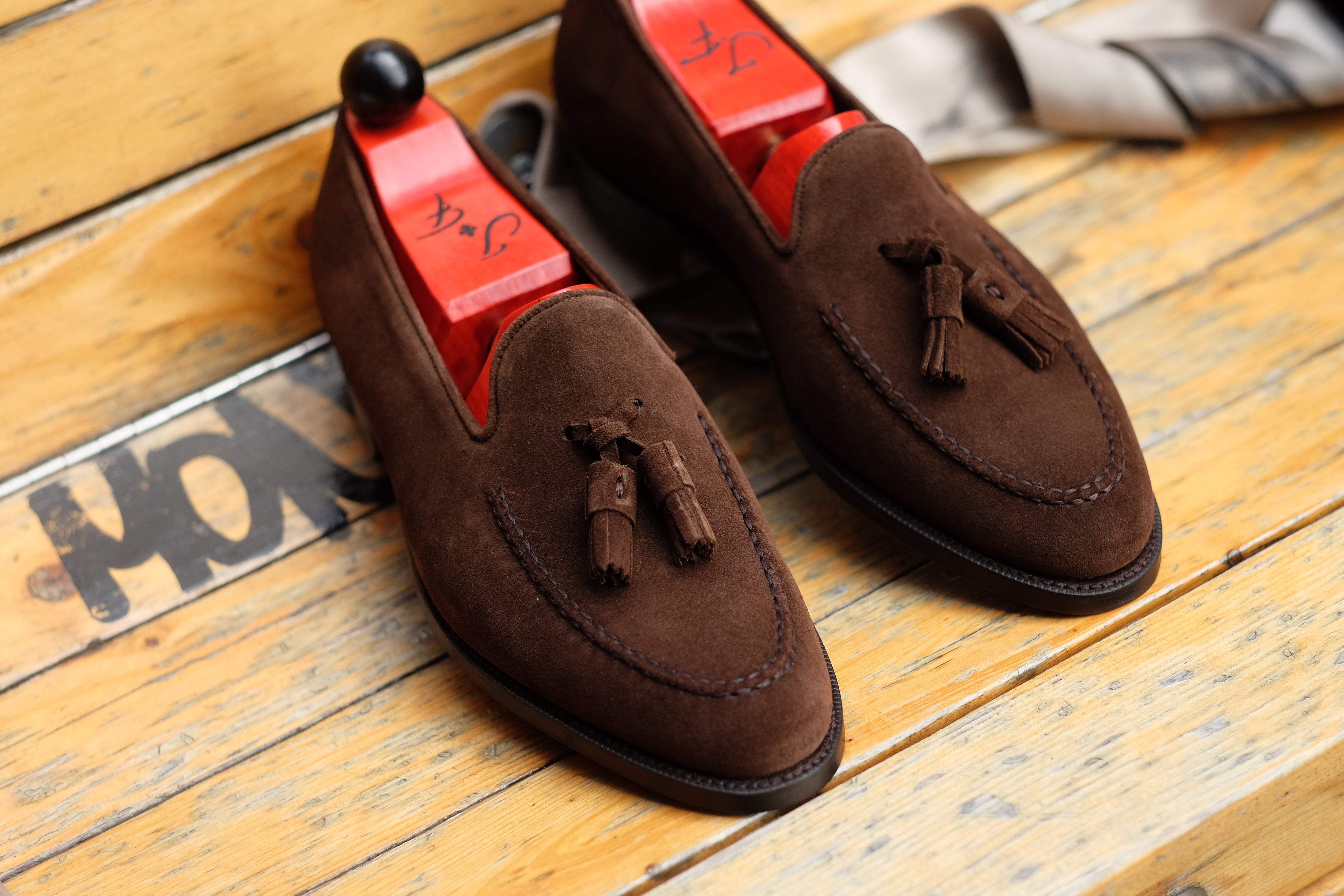 Leschi - Dark Brown Suede